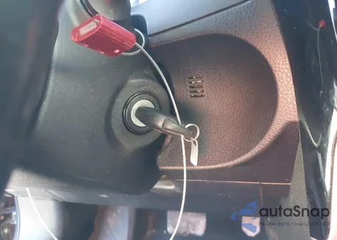 2018 Toyota Corolla Se z USA, uszkodzony, nr VIN 5YFBURHE3JP843795